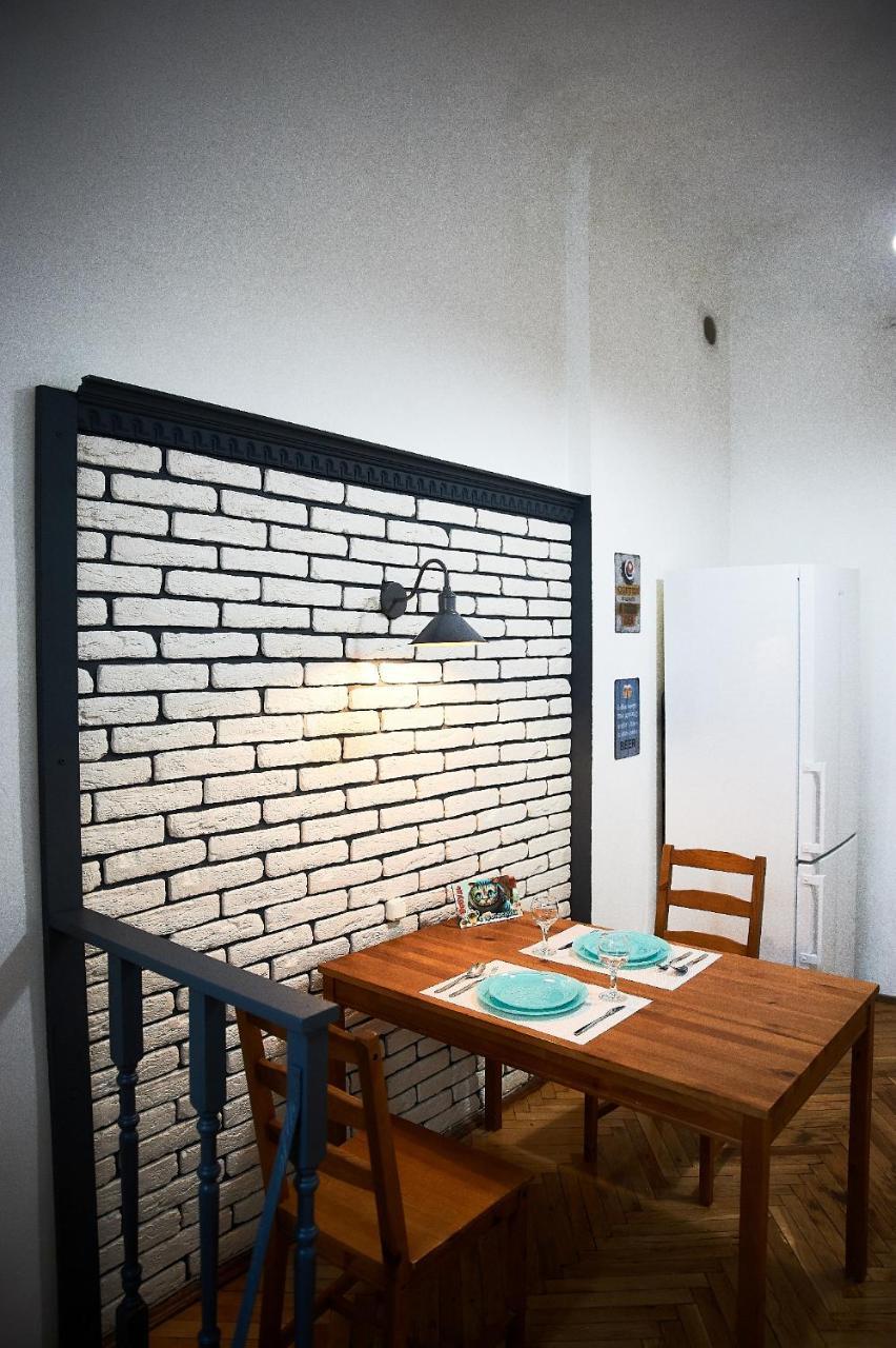 Stylish Apartments In The Center Lviv Exterior photo